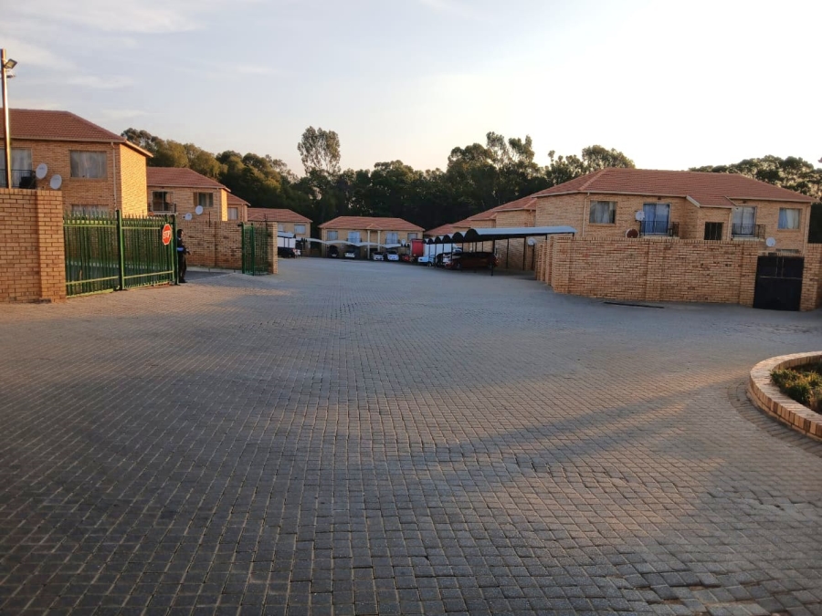 2 Bedroom Property for Sale in Greenhills Gauteng