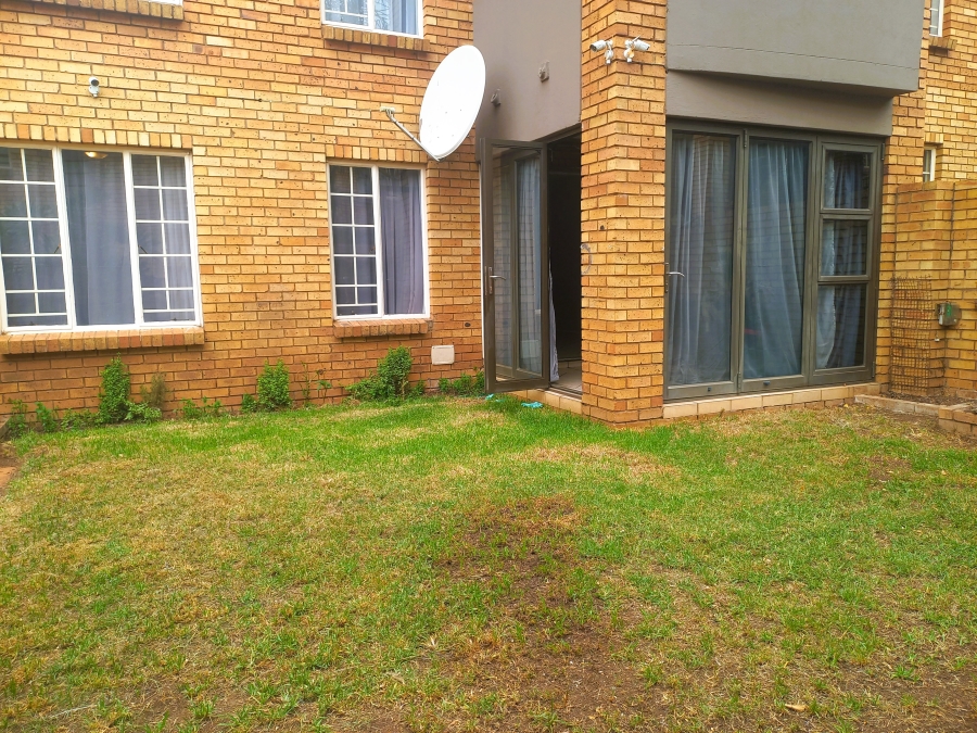 2 Bedroom Property for Sale in Eco Park Gauteng