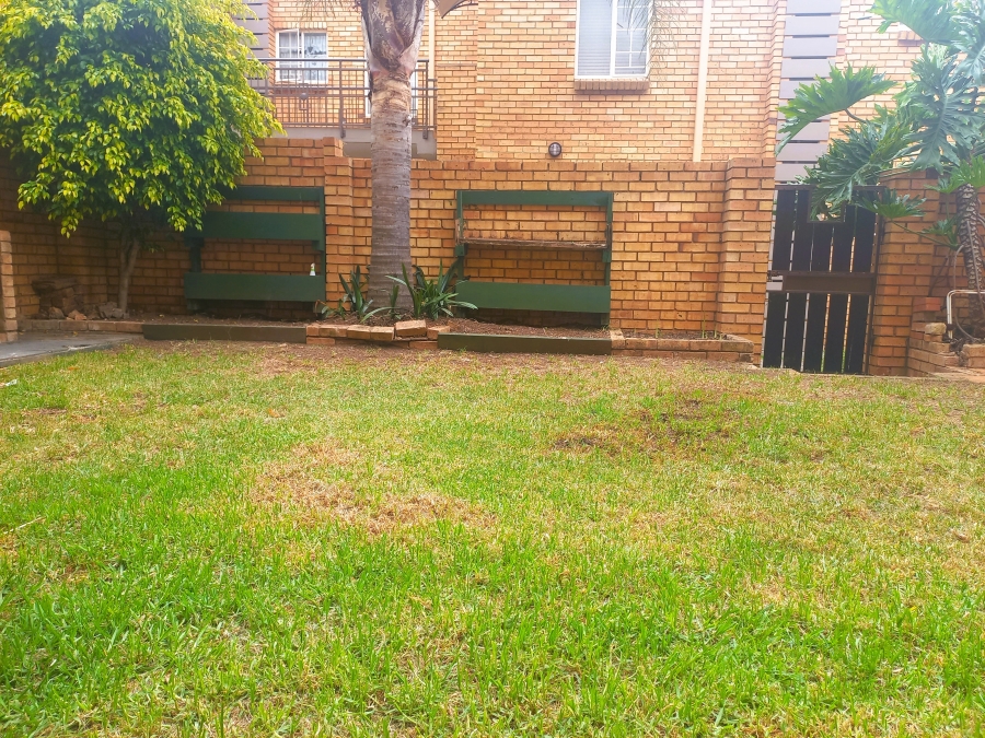 2 Bedroom Property for Sale in Eco Park Gauteng
