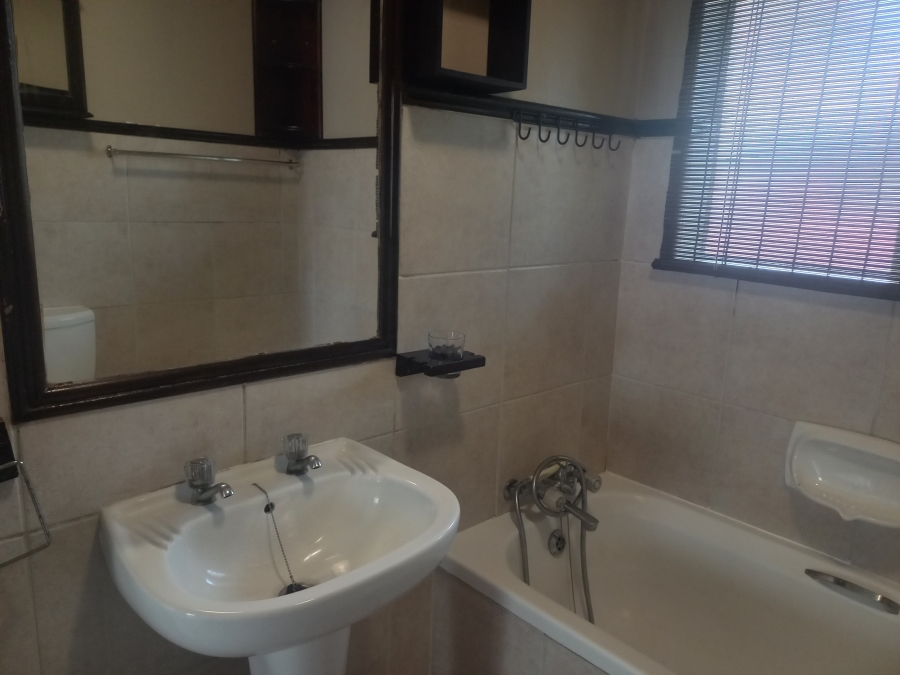 2 Bedroom Property for Sale in Eco Park Gauteng
