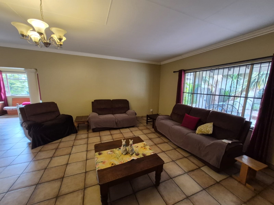 To Let 3 Bedroom Property for Rent in Faerie Glen Gauteng
