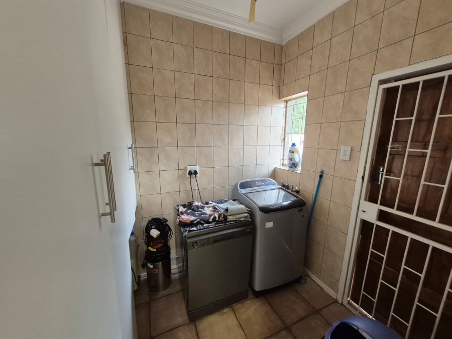 To Let 3 Bedroom Property for Rent in Faerie Glen Gauteng