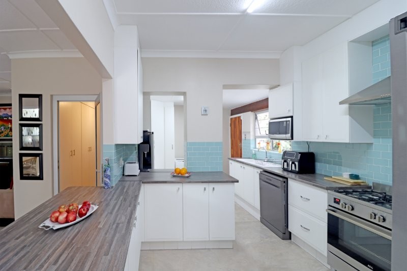 4 Bedroom Property for Sale in Robindale Gauteng