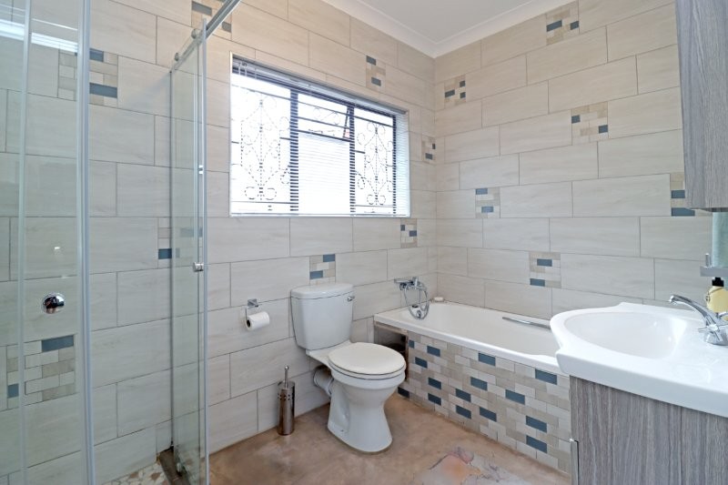 4 Bedroom Property for Sale in Robindale Gauteng