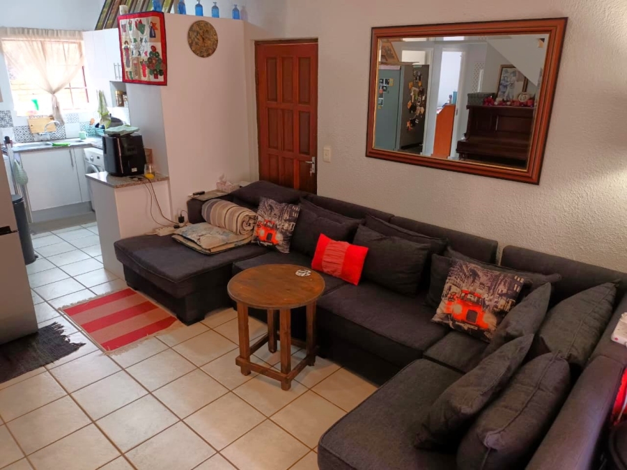 To Let 2 Bedroom Property for Rent in Die Hoewes Gauteng