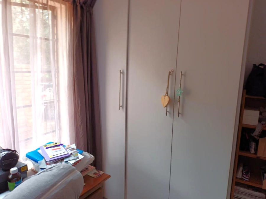 To Let 2 Bedroom Property for Rent in Die Hoewes Gauteng