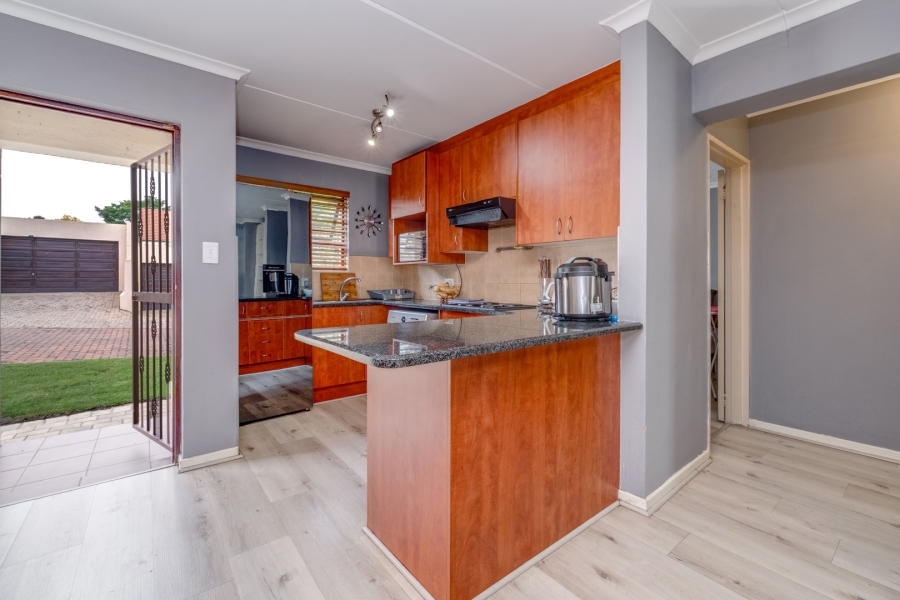 To Let 3 Bedroom Property for Rent in Sunninghill Gauteng