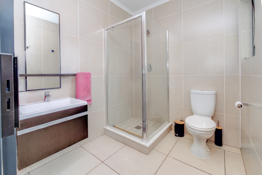 To Let 2 Bedroom Property for Rent in Barbeque Downs Gauteng