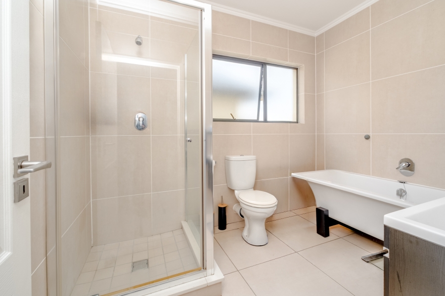 To Let 2 Bedroom Property for Rent in Barbeque Downs Gauteng