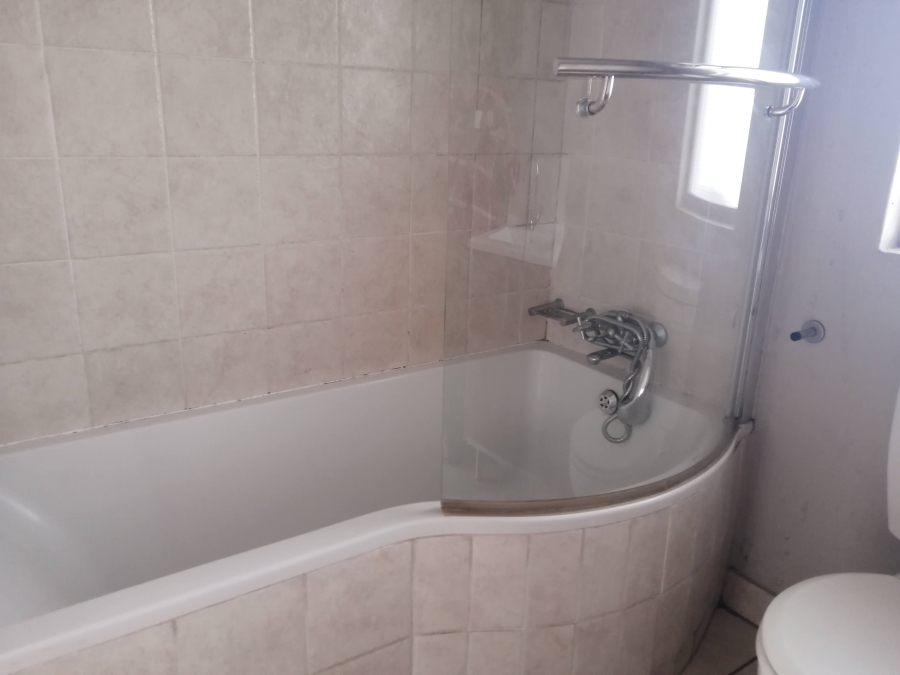 To Let 2 Bedroom Property for Rent in Lonehill Gauteng