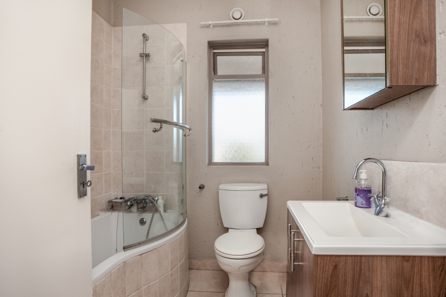 To Let 2 Bedroom Property for Rent in Lonehill Gauteng