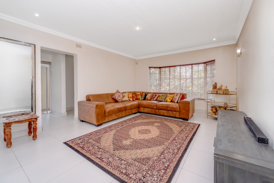 6 Bedroom Property for Sale in Lonehill Gauteng
