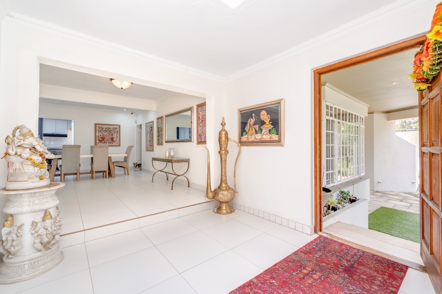 6 Bedroom Property for Sale in Lonehill Gauteng