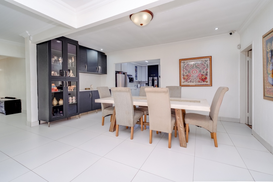 6 Bedroom Property for Sale in Lonehill Gauteng