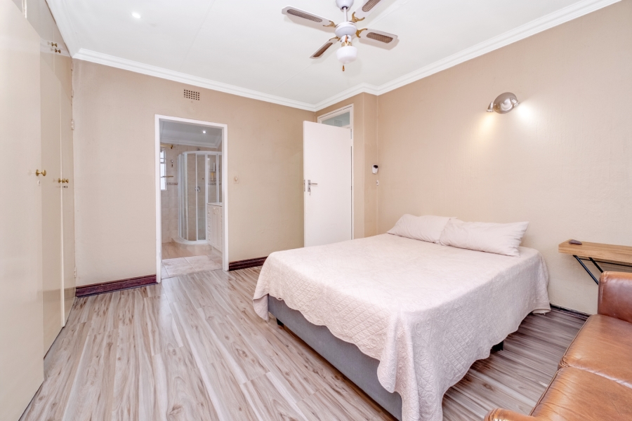 6 Bedroom Property for Sale in Lonehill Gauteng