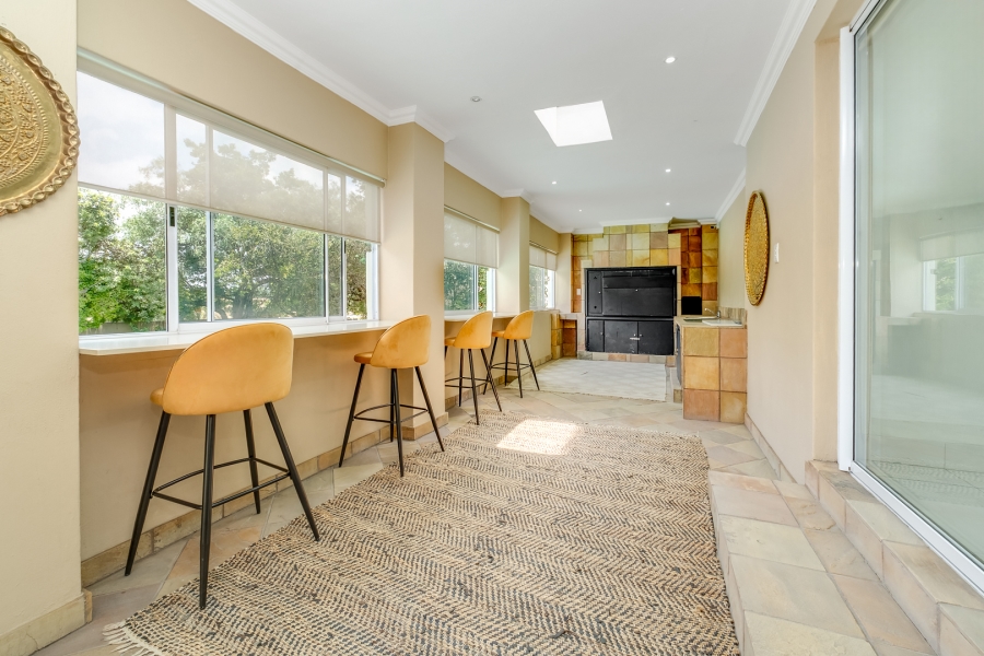 6 Bedroom Property for Sale in Lonehill Gauteng