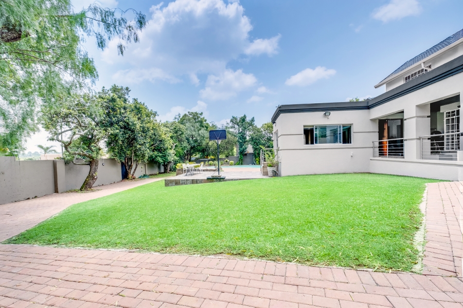 6 Bedroom Property for Sale in Lonehill Gauteng