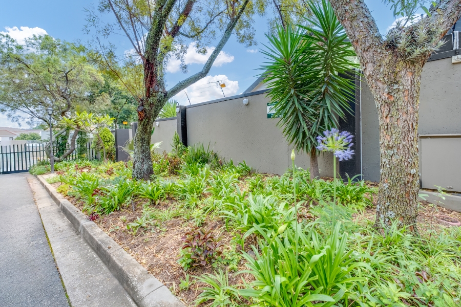 6 Bedroom Property for Sale in Lonehill Gauteng