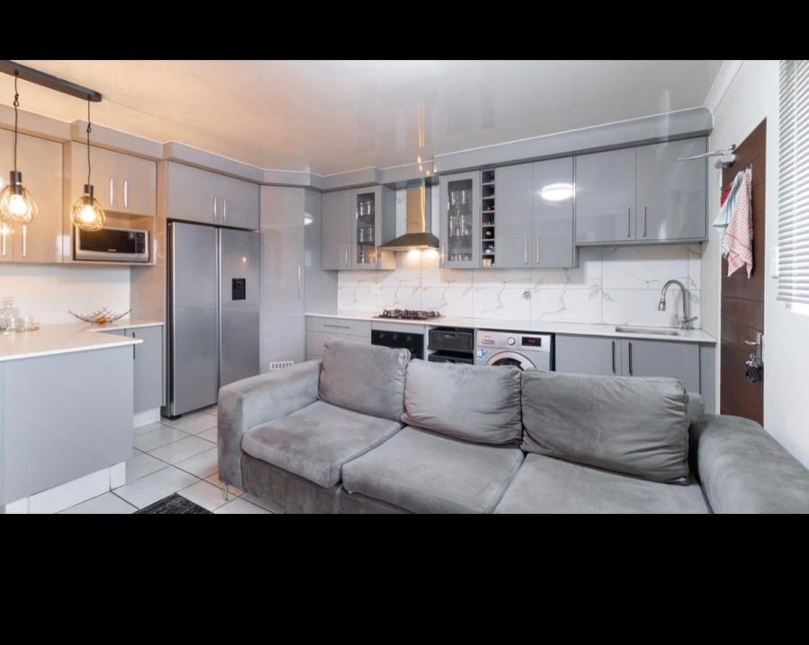 3 Bedroom Property for Sale in Kenleaf Gauteng