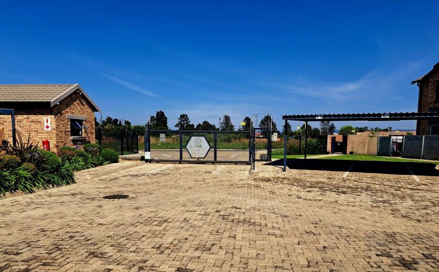 To Let 2 Bedroom Property for Rent in Albertsdal Gauteng