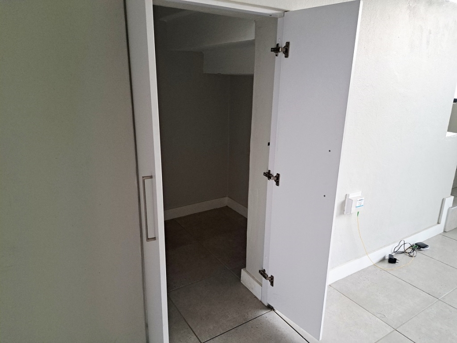 To Let 2 Bedroom Property for Rent in Albertsdal Gauteng