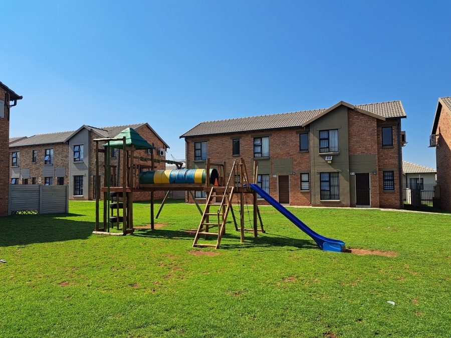 To Let 2 Bedroom Property for Rent in Albertsdal Gauteng