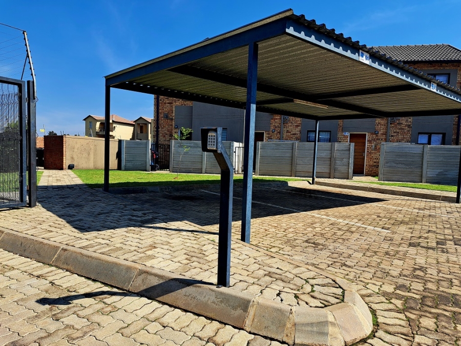 To Let 2 Bedroom Property for Rent in Albertsdal Gauteng