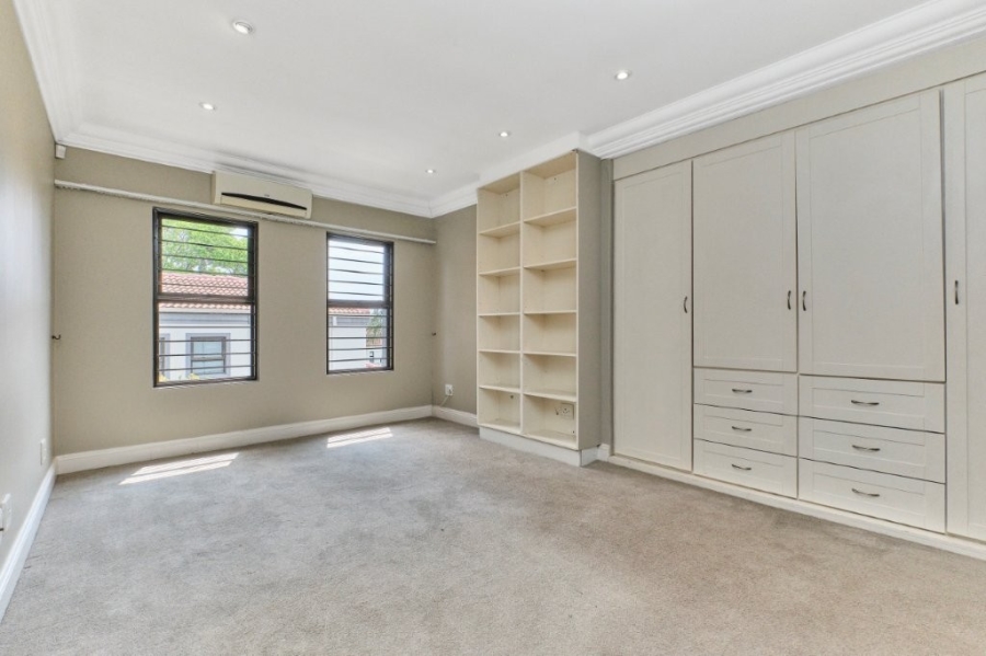 To Let 4 Bedroom Property for Rent in Sunset Acres Gauteng