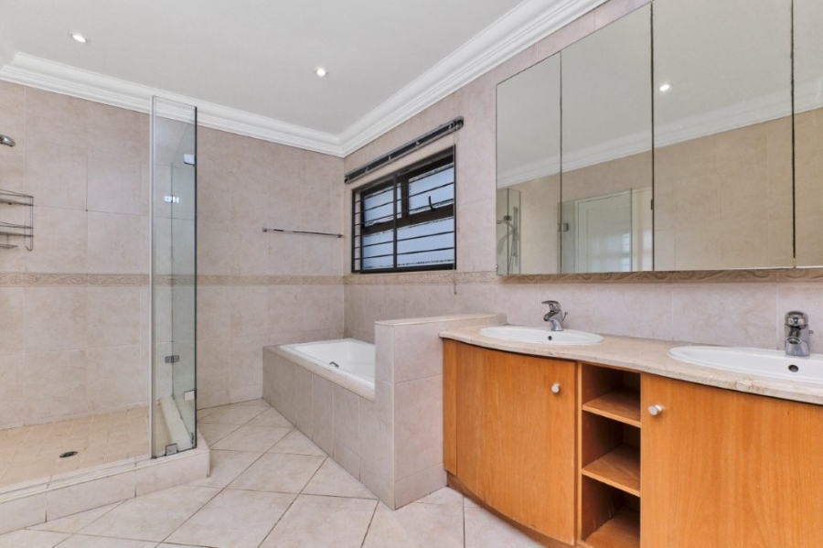 To Let 4 Bedroom Property for Rent in Sunset Acres Gauteng