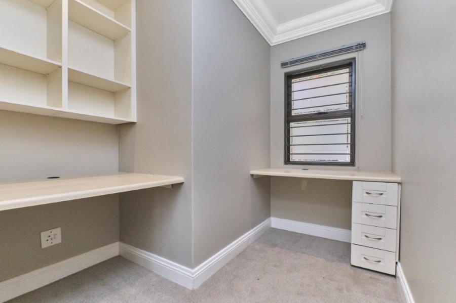 To Let 4 Bedroom Property for Rent in Sunset Acres Gauteng