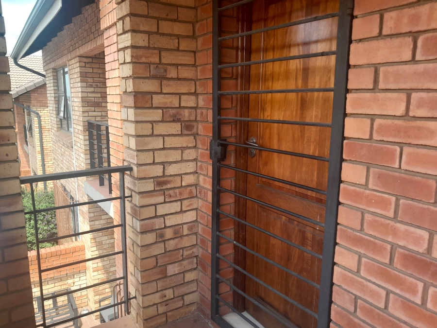 To Let 2 Bedroom Property for Rent in Meyersdal Gauteng