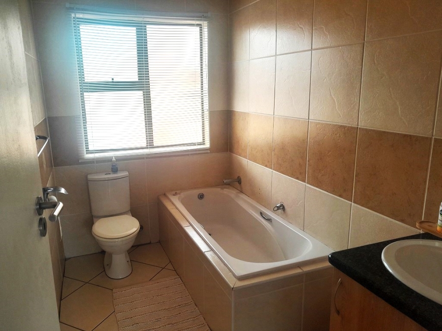 To Let 2 Bedroom Property for Rent in Meyersdal Gauteng