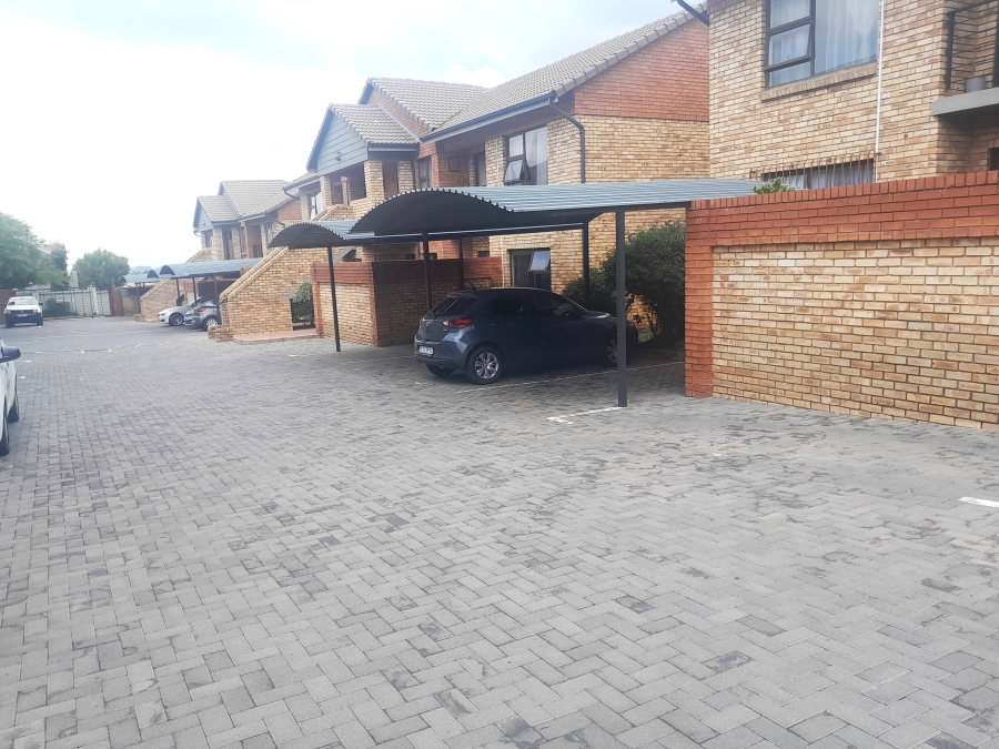 To Let 2 Bedroom Property for Rent in Meyersdal Gauteng