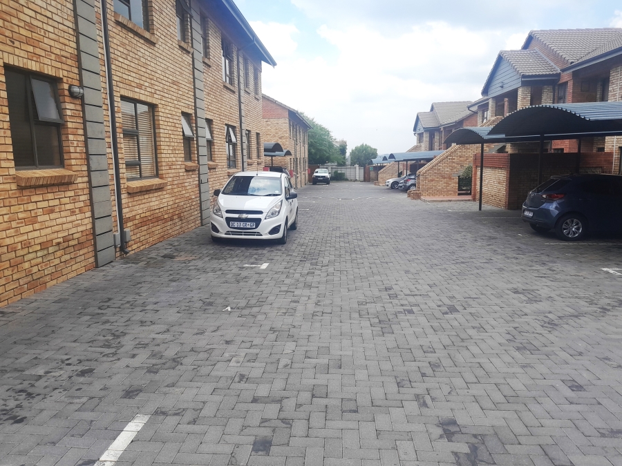 To Let 2 Bedroom Property for Rent in Meyersdal Gauteng