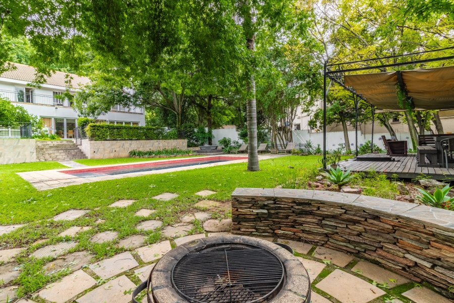 5 Bedroom Property for Sale in Bryanston Gauteng