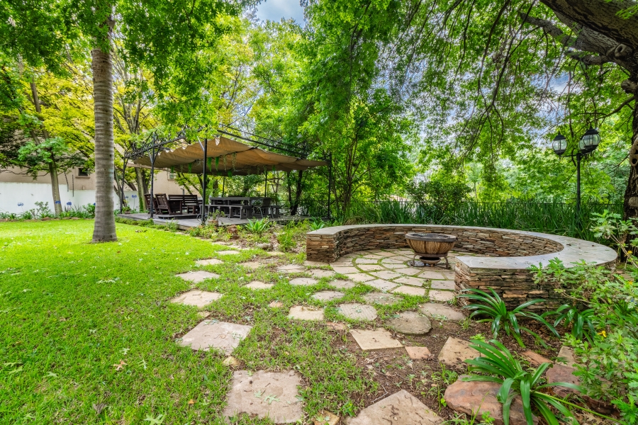 5 Bedroom Property for Sale in Bryanston Gauteng