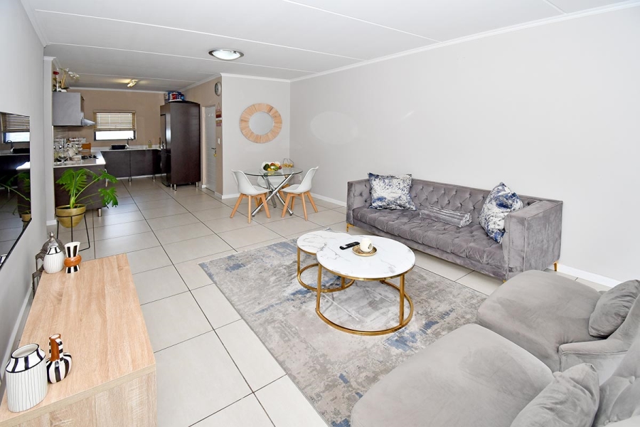2 Bedroom Property for Sale in Greenstone Hill Gauteng