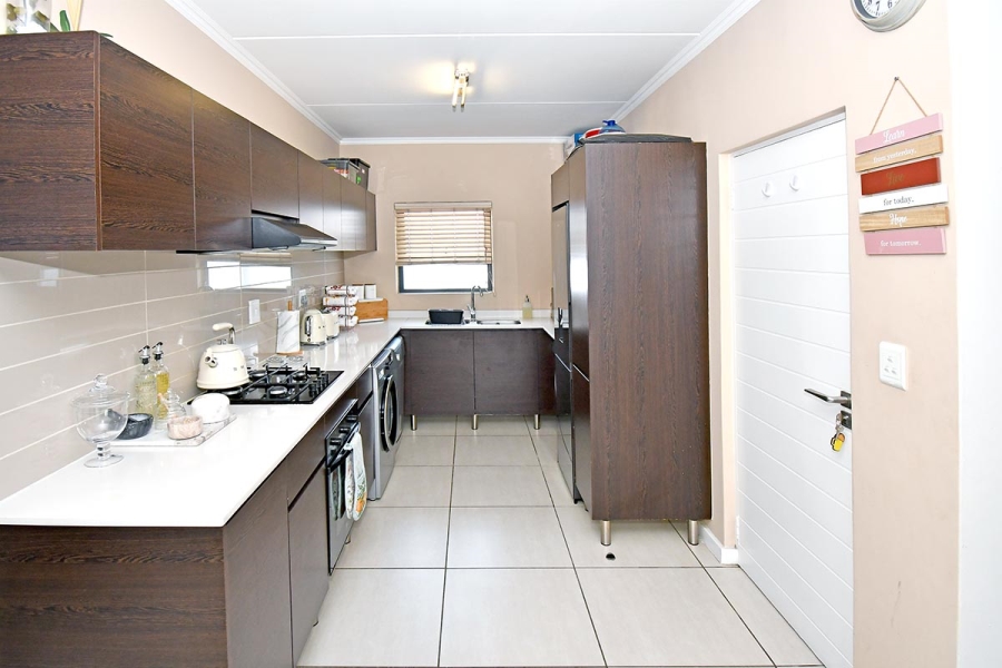 2 Bedroom Property for Sale in Greenstone Hill Gauteng