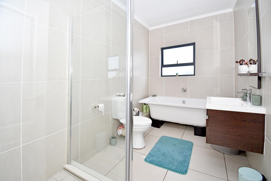 2 Bedroom Property for Sale in Greenstone Hill Gauteng