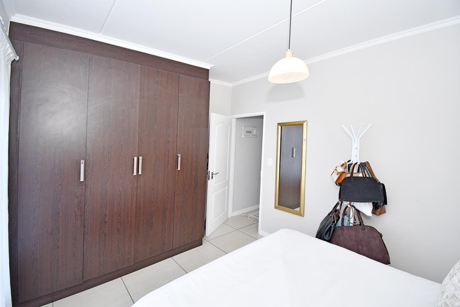 2 Bedroom Property for Sale in Greenstone Hill Gauteng