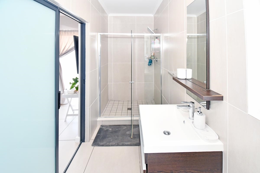 2 Bedroom Property for Sale in Greenstone Hill Gauteng