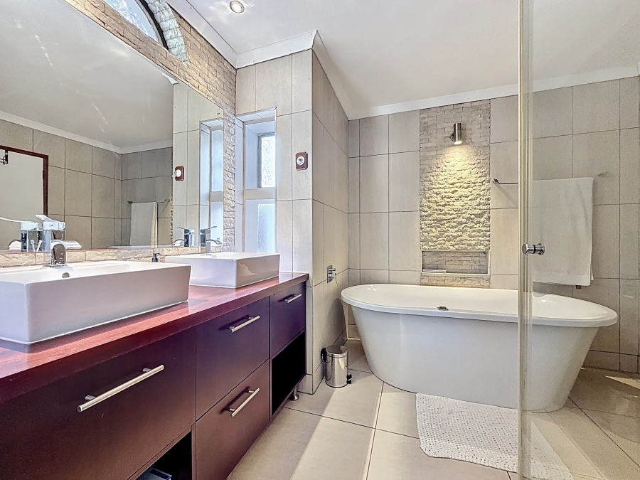 5 Bedroom Property for Sale in Menlo Park Gauteng