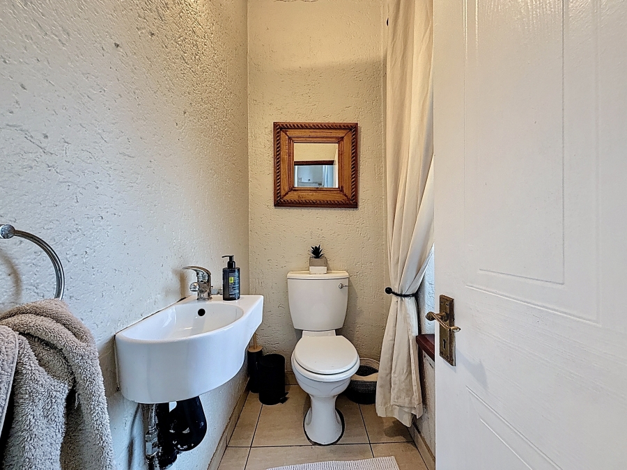 5 Bedroom Property for Sale in Menlo Park Gauteng