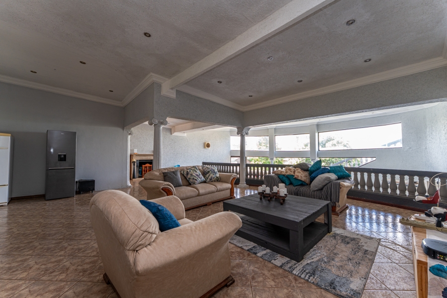 5 Bedroom Property for Sale in Roodekrans Gauteng