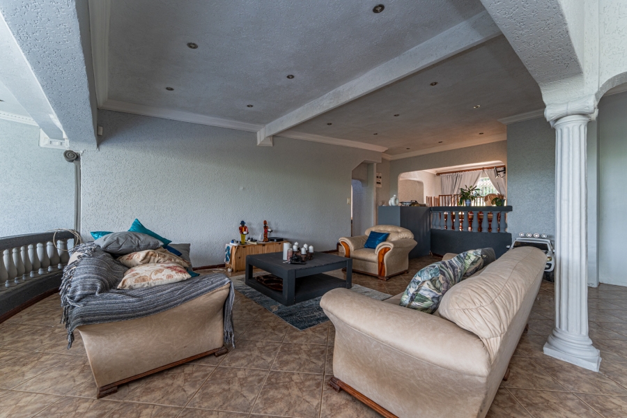 5 Bedroom Property for Sale in Roodekrans Gauteng