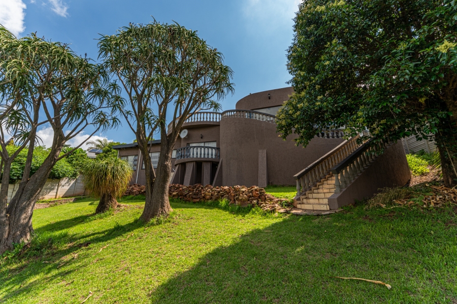 5 Bedroom Property for Sale in Roodekrans Gauteng