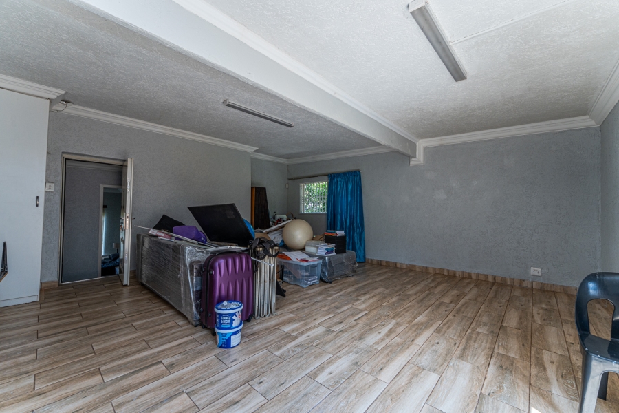 5 Bedroom Property for Sale in Roodekrans Gauteng