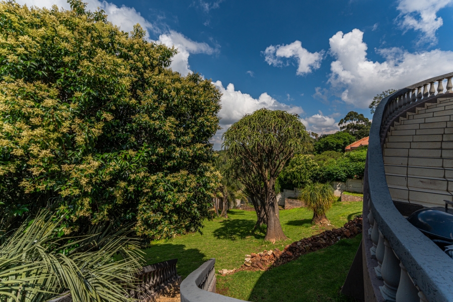 5 Bedroom Property for Sale in Roodekrans Gauteng