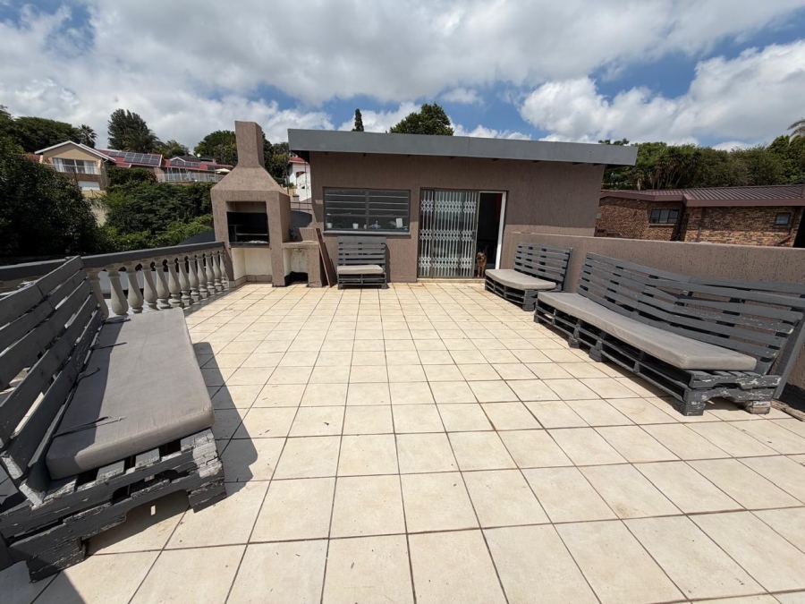 5 Bedroom Property for Sale in Roodekrans Gauteng
