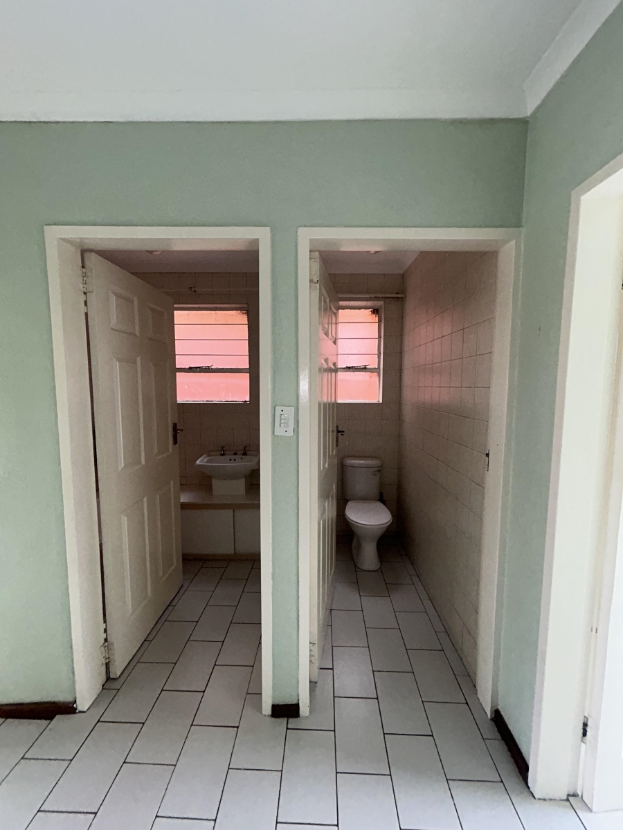 2 Bedroom Property for Sale in Discovery Gauteng
